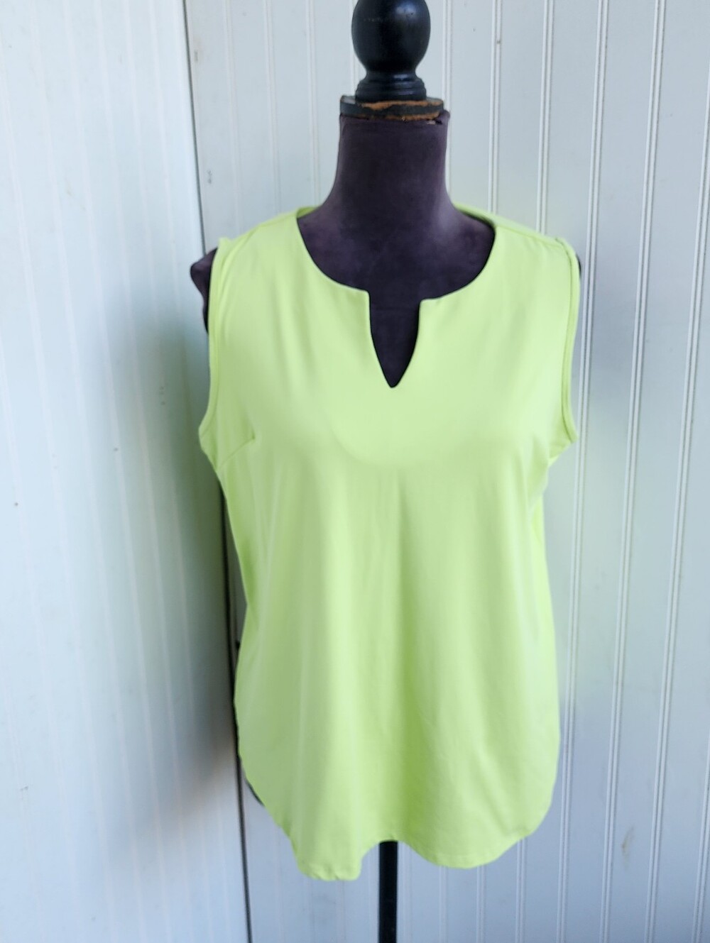 Lulu B Comfy Top Womens Lime Green Tank V Neck UPF 50 Nylon Sleveless Sz L